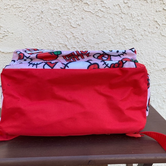 Hello Kitty Backpack - Picture 5 of 12